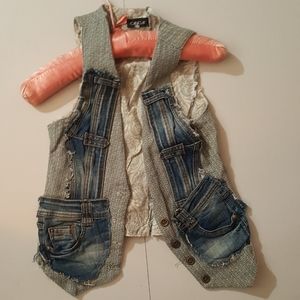 Very unique Vest by Caraclan